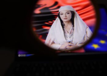 Politinis chaosas Albanijoje: ministro poste DI sukurta versija su aktoriaus veidu?