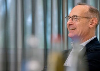 Rekordinis pelnas ir santūrūs dividendai: ką tai reiškia „Allianz“ akcininkams?