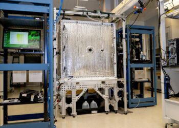 Amerikos mokslininkai sukūrė „debesį dėžėje“: išradimas gali padėti geriau suprasti audras