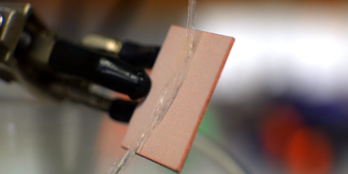 Amerikos mokslininkai rado sprendimą: nuo puodelių gali dingti kavos ir arbatos dėmės