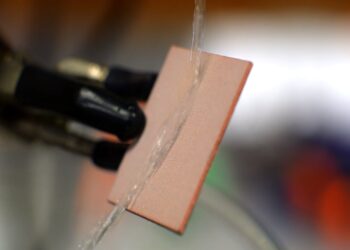 Amerikos mokslininkai rado sprendimą: nuo puodelių gali dingti kavos ir arbatos dėmės