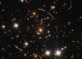 Kosminė paslaptis įminta: dulkių šydas atskleidė netikėtą tiesą apie Visatos pradžią