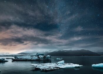 Antarktidoje – mįslingas dingimas: robotas tyrė paslaptingus ledo raštus