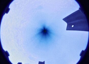 Antarktidoje išgręžta rekordinė skylė: mokslininkai aptiko nerimą keliančių ženklų