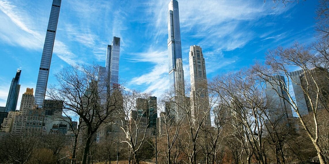 Apleisti Niujorko dangoraižiai, kuriuose milijardieriai slepia savo turtus