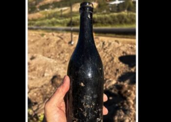 Kalnuose rastas 150 metų senumo alkoholis: archeologai ryžosi paragauti