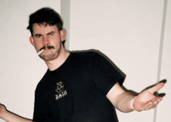 Aštuonias paras nemiegojęs britas atsidūrė psichiatrijos skyriuje: kas nutiko jo smegenims?