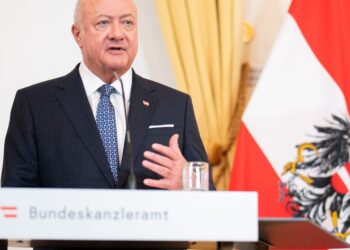 „Taip tęstis nebegali“: kancleris reikalauja mažinti energijos kainas