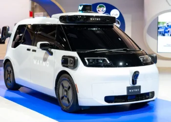 Autonominių automobilių revoliucija: nauja technologija žada saugesnes ir pigesnes sistemas