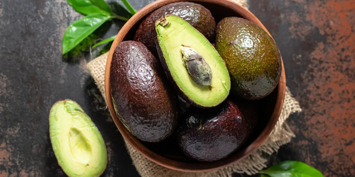 Avokadas Hass ar klasikinis? Svarbus ne tik spalvos skirtumas – šios detalės nustebins