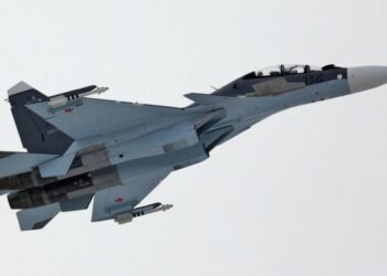 Karinė panika Baltarusijoje: naikintuvas Su-30 taikėsi į plastikinį balioną