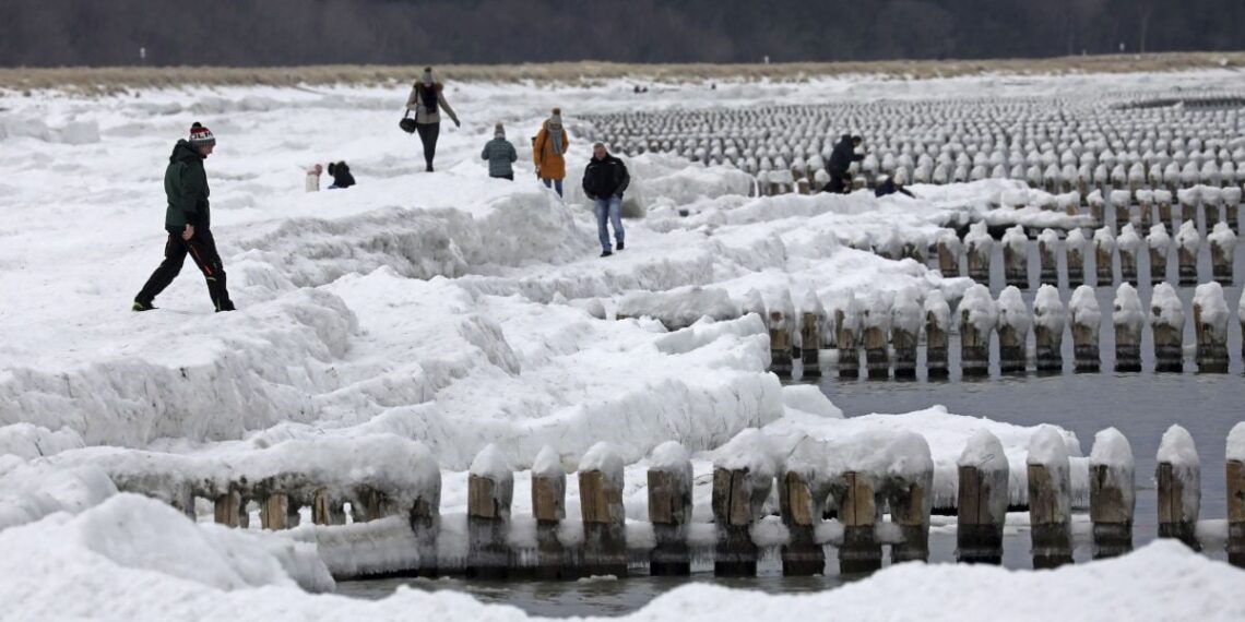Rekordiškai žemas vandens lygis Baltijoje: mokslininkai perspėja apie rimtas pasekmes
