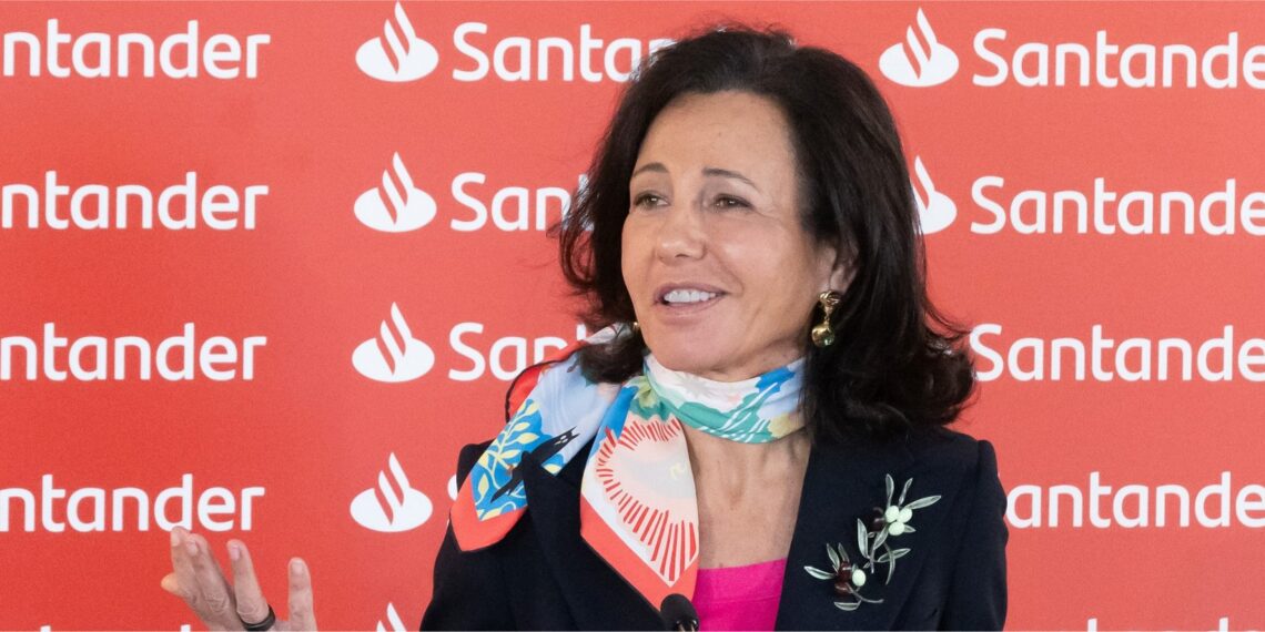 Bankų milžinė „Santander“ atskleidė ilgalaikius tikslus: rinkos laukia pokyčių