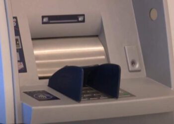 Bankomatas po 22 valandos – pavojinga klaida? Ekspertai perspėja apie nemalonias pasekmes