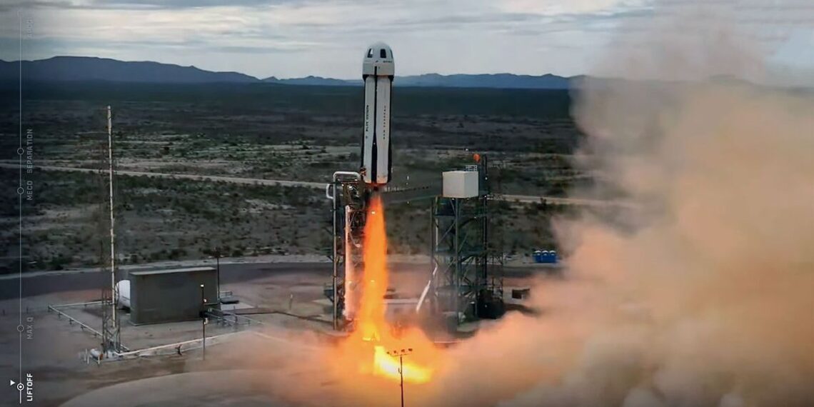 Bezosas keičia žaidimo taisykles: „Blue Origin“ ruošiasi rimtai kovai su „SpaceX“