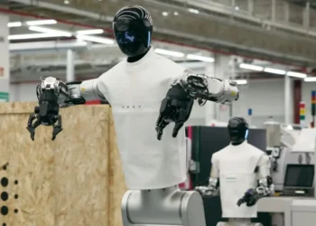 Britų proveržis: per rekordiškai trumpą laiką sukurtas įspūdingas humanoidinis robotas