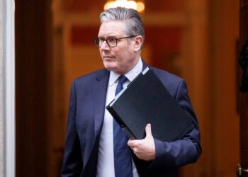 Britanijoje bręsta maištas? Kaip Keiras Starmeris desperatiškai bando išvengti partijos perversmo