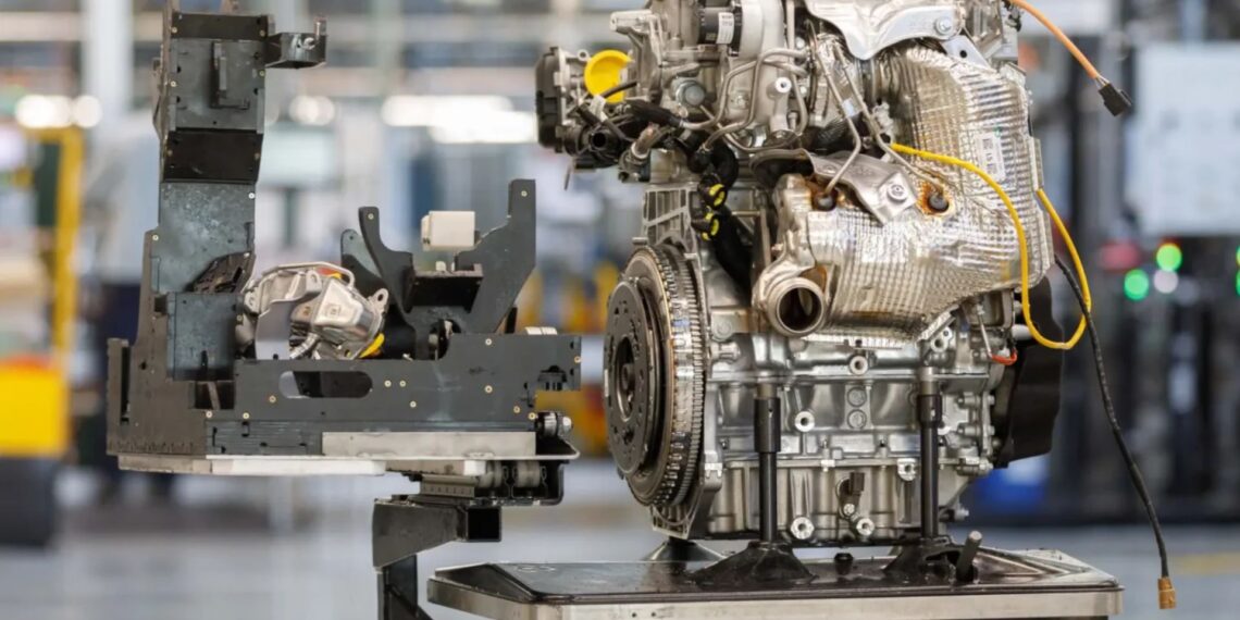 Britų įmonė pristatė naują hibridinį variklį: žada iki 40 % mažesnes degalų sąnaudas