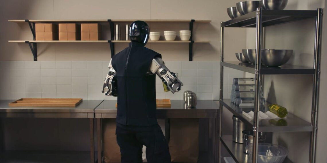 Britų startuolis stebina tempu: nuo eskizo iki robotų gamyklos per vos 10 mėnesių