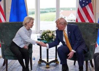 Briuselis reikalauja paaiškinimų iš Baltųjų rūmų: įtampa dėl teismo sprendimo muitų byloje