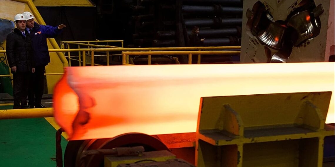 Įtampa Briuselyje auga: rusiško plieno draudimas tampa geopolitine bomba