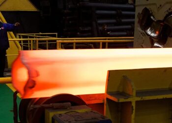 Įtampa Briuselyje auga: rusiško plieno draudimas tampa geopolitine bomba