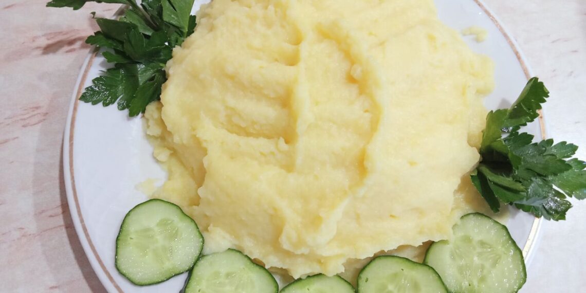 Bulvių košė puri lyg debesėlis: slaptas ingredientas dedamas pačioje pabaigoje