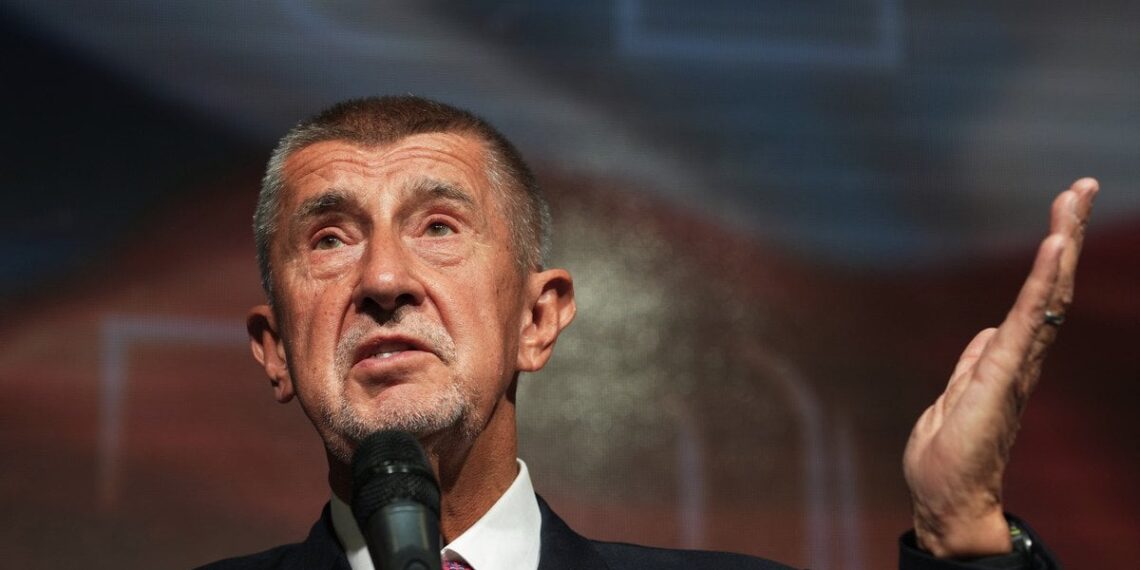 Čekijoje – politinė bomba: premjeras Babiš kaltina Borisą Johnsoną sužlugdžius taiką Ukrainoje