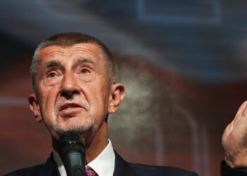 Čekijoje – politinė bomba: premjeras Babiš kaltina Borisą Johnsoną sužlugdžius taiką Ukrainoje