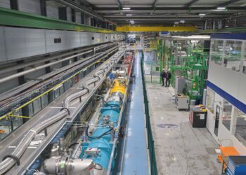 Mokslininkai sulaikę kvapą: milžiniški magnetai atšaldyti galingiausiam dalelių greitintuvo eksperimentui