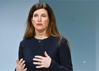 „Commerzbank“ fiksuoja rekordinį pelną ir didina išmokas akcininkams