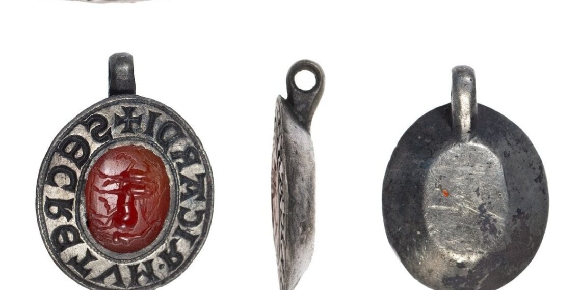 Kas buvo „Ričardo paslaptis“? Anglijoje rastas mįslingas pakabukas