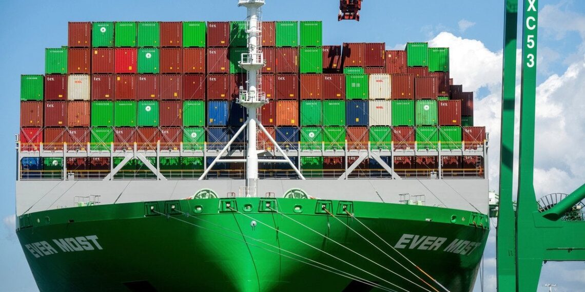 Danijoje areštuotas laivas iš Sankt Peterburgo: įtariami ryšiai su Irano „šešėliniu“ laivynu