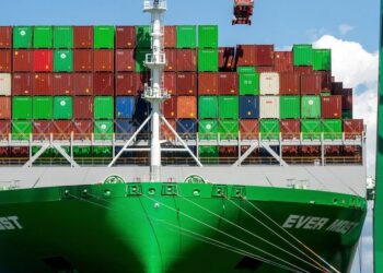 Danijoje areštuotas laivas iš Sankt Peterburgo: įtariami ryšiai su Irano „šešėliniu“ laivynu