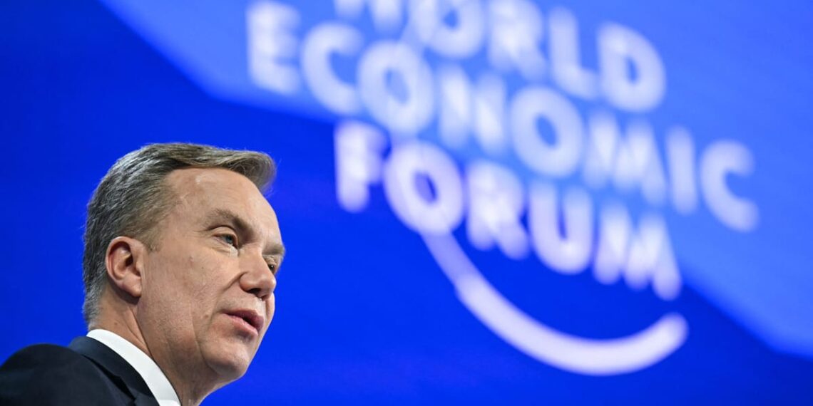 Ryšiai su Epsteinu kainavo pareigas: kas vyksta Pasaulio ekonomikos forume?