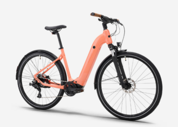 „Decathlon“ pristato naują „Rockrider E-ACTV 500“: elektrinis dviratis, kuris traukia akį