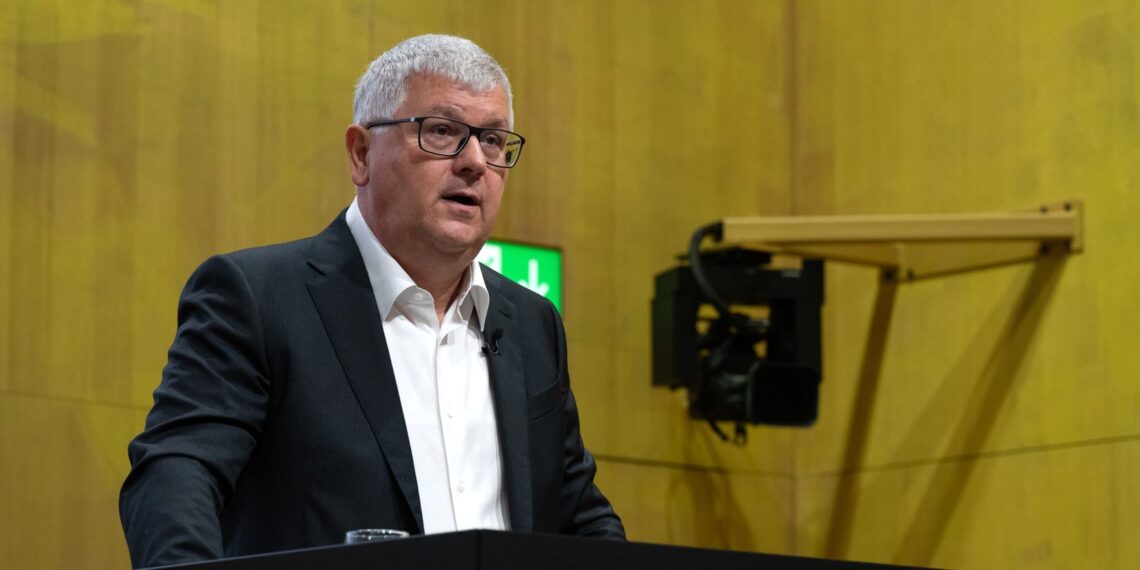 Degė viskas – net ir draudikų pažadai: ugnies siautėjimas sukrėtė visą rinką