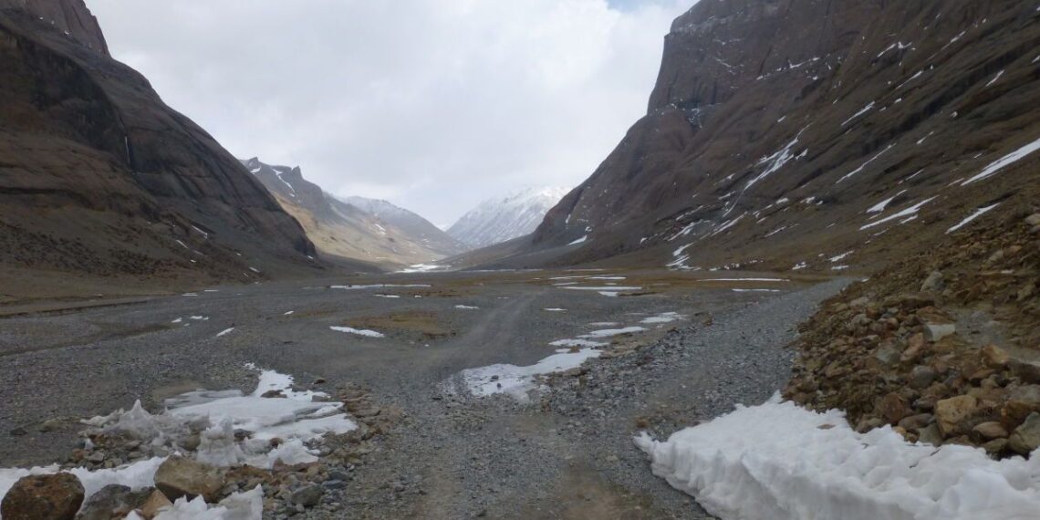 Tibete dingstant senoviniams ežerams gali suaktyvėti pavojingi žemės drebėjimai