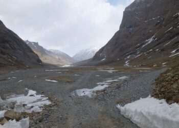 Tibete dingstant senoviniams ežerams gali suaktyvėti pavojingi žemės drebėjimai
