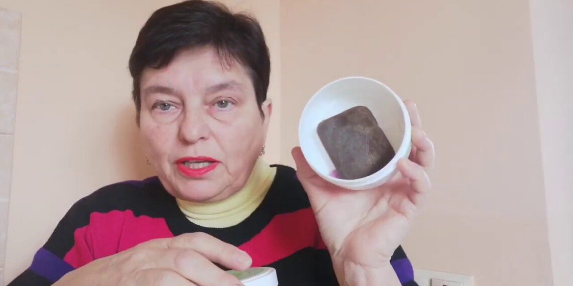 Daugelis pamiršo šį muilą: 7 būdai, kaip dervos muilas gali palengvinti buities darbus