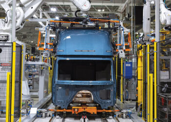 Ekspertai perspėja: muitų banga gali pakeisti pasaulinės prekybos kryptį