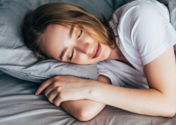 Dienos miegas gali ir padėti, ir pakenkti: patikrinkite, kuriai grupei priklausote