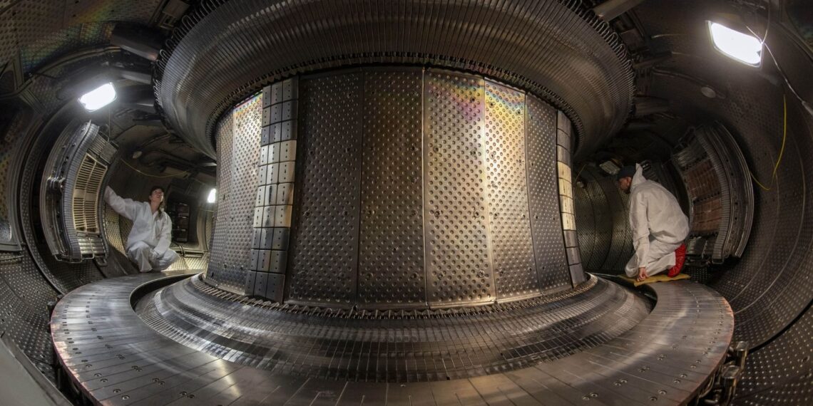 Dirbtinis intelektas gali perpus sutrumpinti atominių elektrinių statybas ir sumažinti kaštus iki 50 proc.