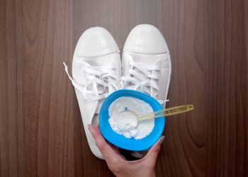 Druską laikau ne tik virtuvėje: žiupsnelis batuose padeda atsikratyti kvapo ir drėgmės