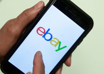 Milijardinis sandoris: „eBay“ perka „Depop“, siekdama pritraukti Z kartą
