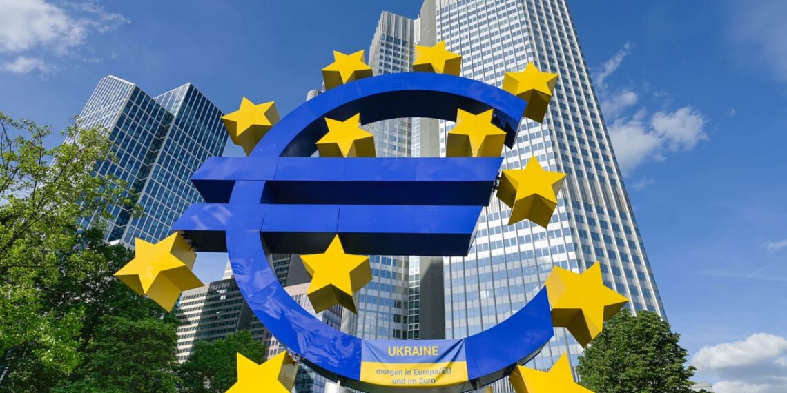 Nerimo signalas Frankfurte: dalis ECB darbuotojų vengia kalbėti atvirai