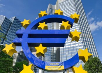 Nerimo signalas Frankfurte: dalis ECB darbuotojų vengia kalbėti atvirai