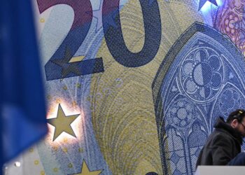 ECB paliko palūkanas, bet užkulisiuose bręsta naujas šokas: ekspertai perspėja dėl chaoso ekonomikoje