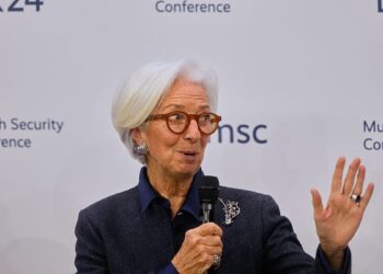 Prancūzijos politiniai pokyčiai kelia nerimą: kaip tai paveiks ECB vadovybės kovą?