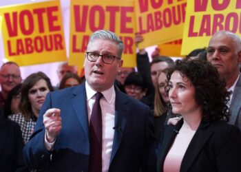 JK Ekspertai vertina: kaip stebėti lemtingą Keiro Starmerio išbandymą papildomuose rinkimuose